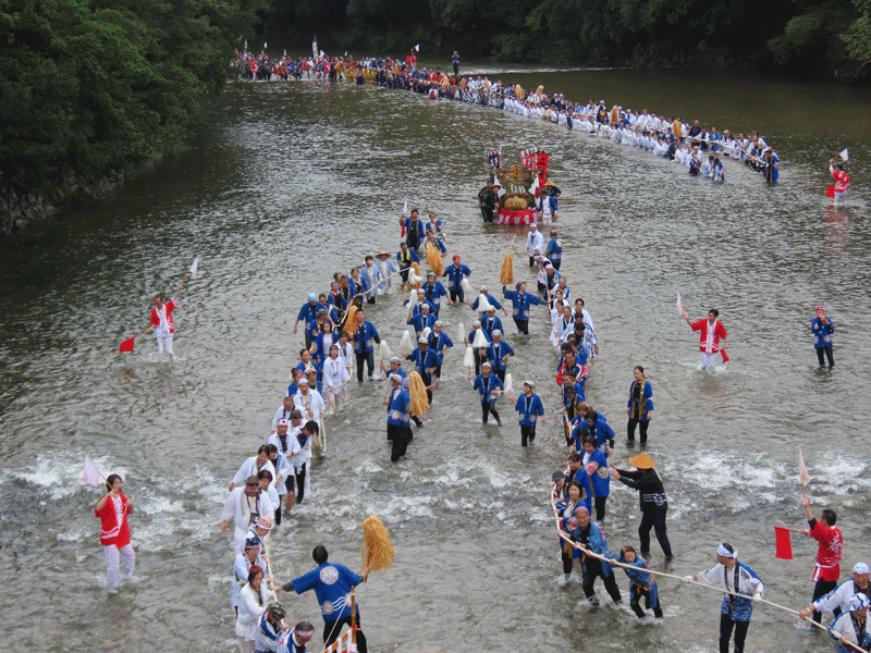 川曳（伊勢御遷宮委員会提供）
