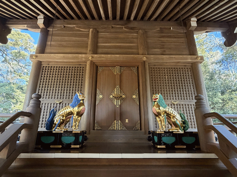 狛犬一対も復元修理