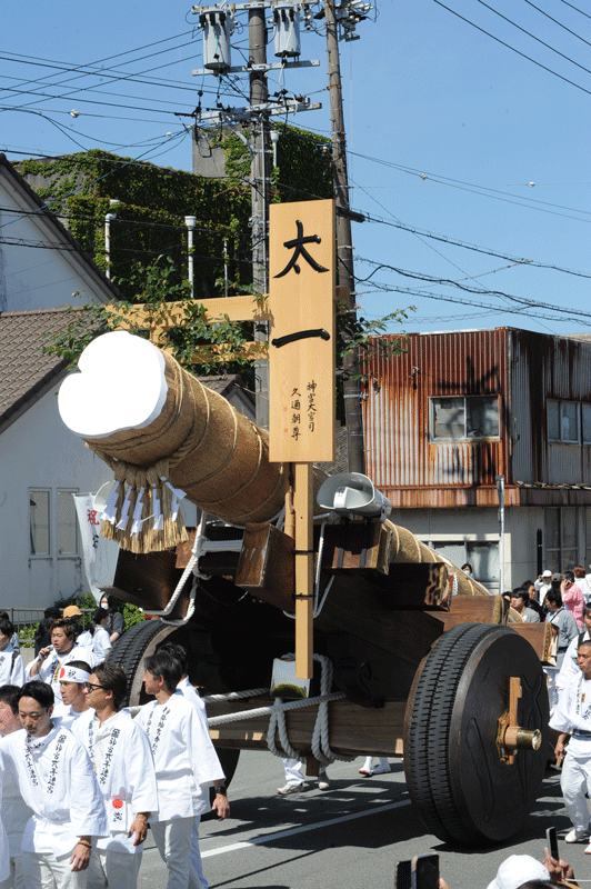 奉曳車は「椀鳴り」の音を響かせる