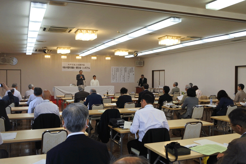 総会では櫻井会長が挨拶