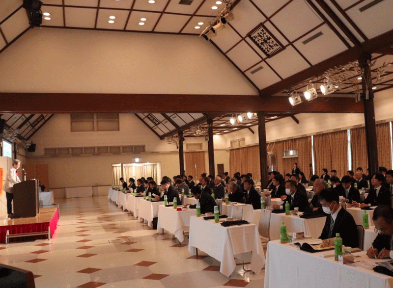 各分野から講師を招聘して