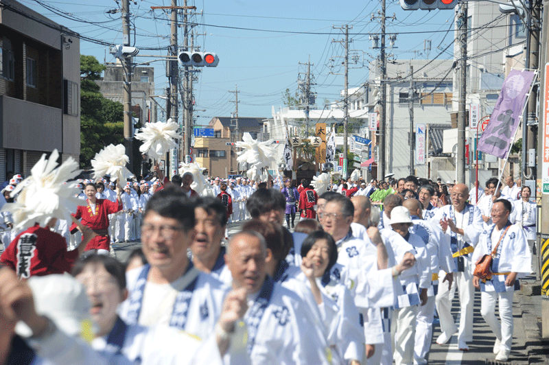 神社関係者は二番車を