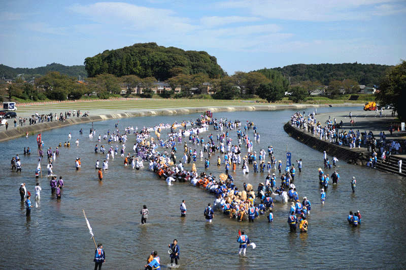 川曳では初穂船を奉曳